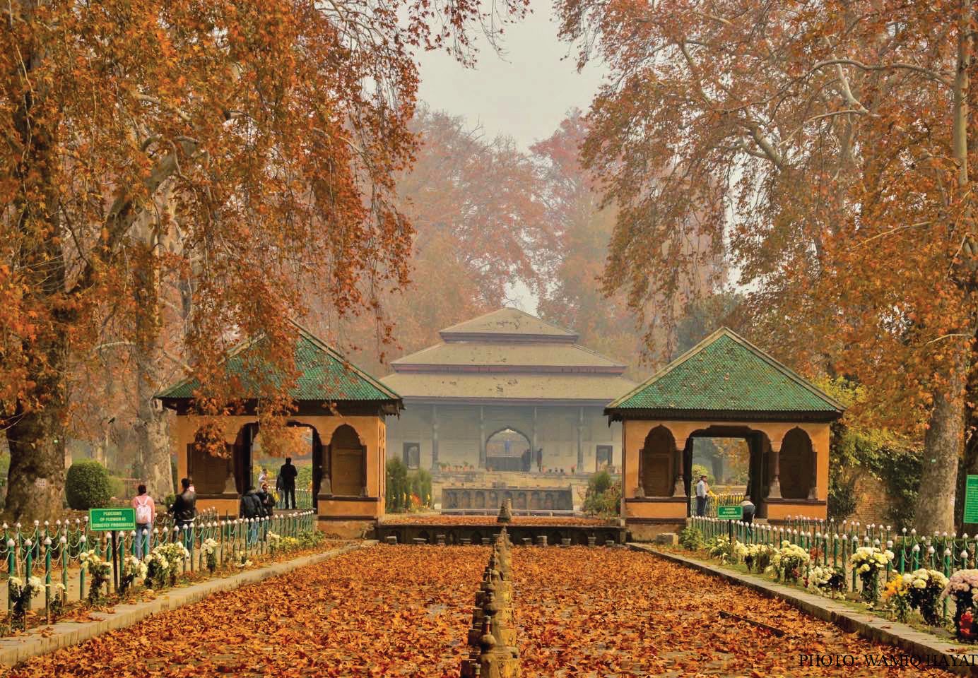 A View Of Mughal Garden Shalimar In Srinagar During Autumn Season In   A View Of Mughal Garden Shalimar In Srinagar During Autumn Season In Kashmir On Tuesday 