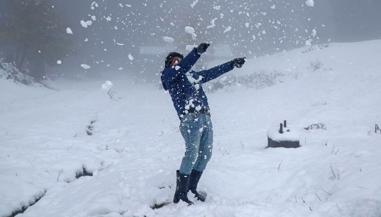 Snowfall in Kashmir, MeT forecasts extra right now – Kashmir Reader