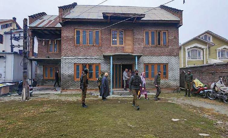 Police search Kashmir