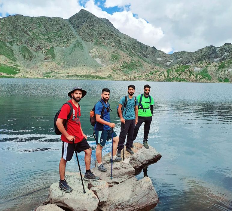 The hunt for six lakes in a day – Kashmir Reader